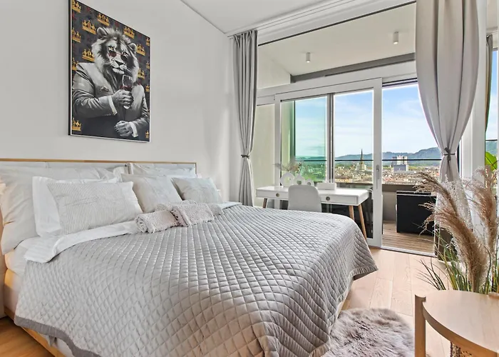 Btqluxurypenthousetopviewac Apartman