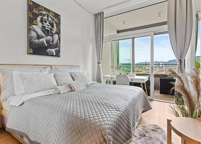 Btqluxurypenthousetopviewac Apartman